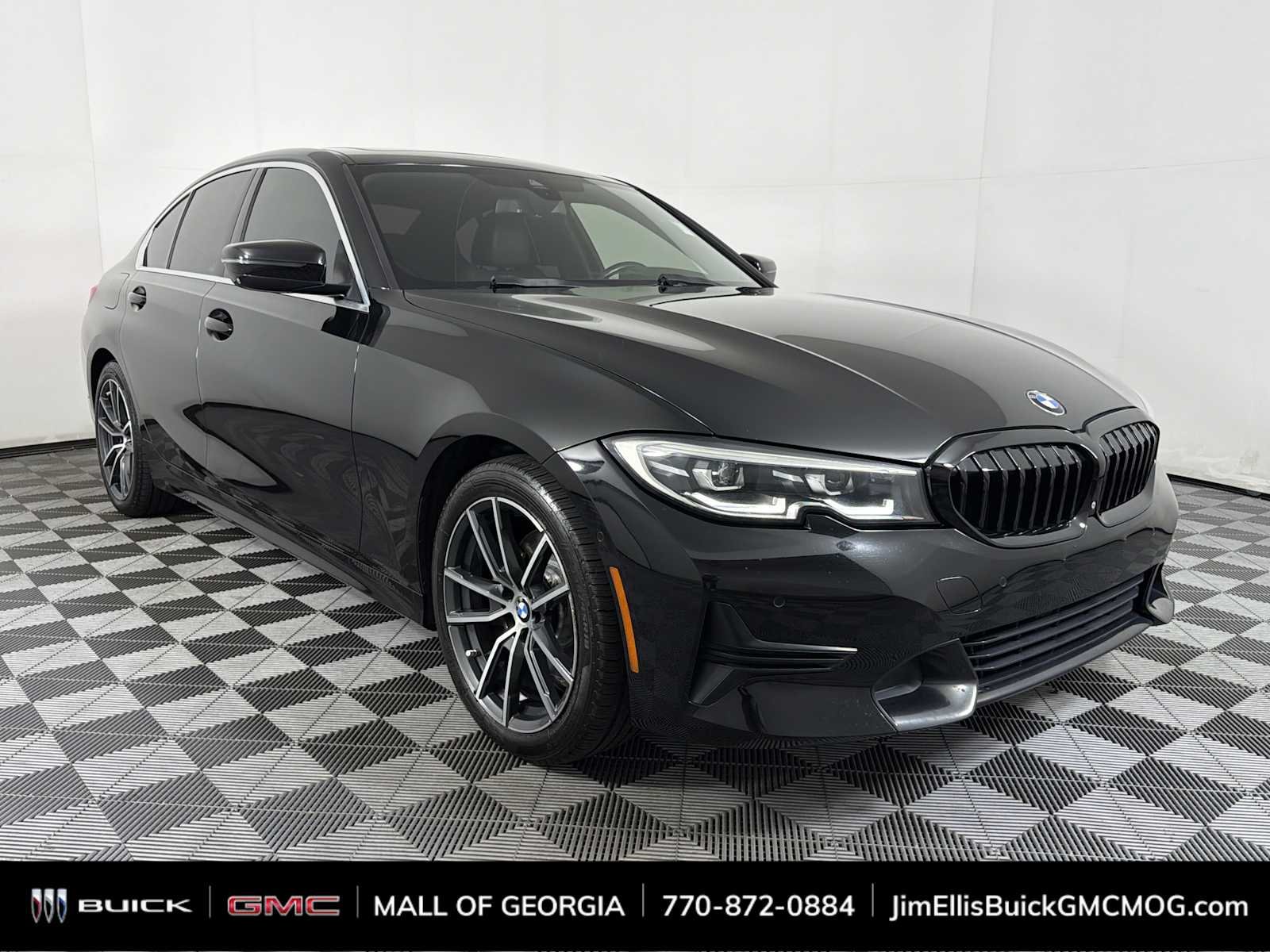 2019 BMW 3 Series 330i Sedan's photo
