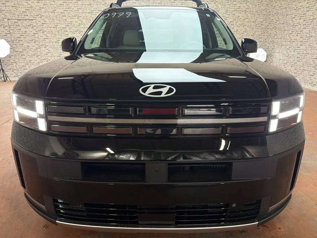 New 2027 Phantom Black Hyundai Limited image 2