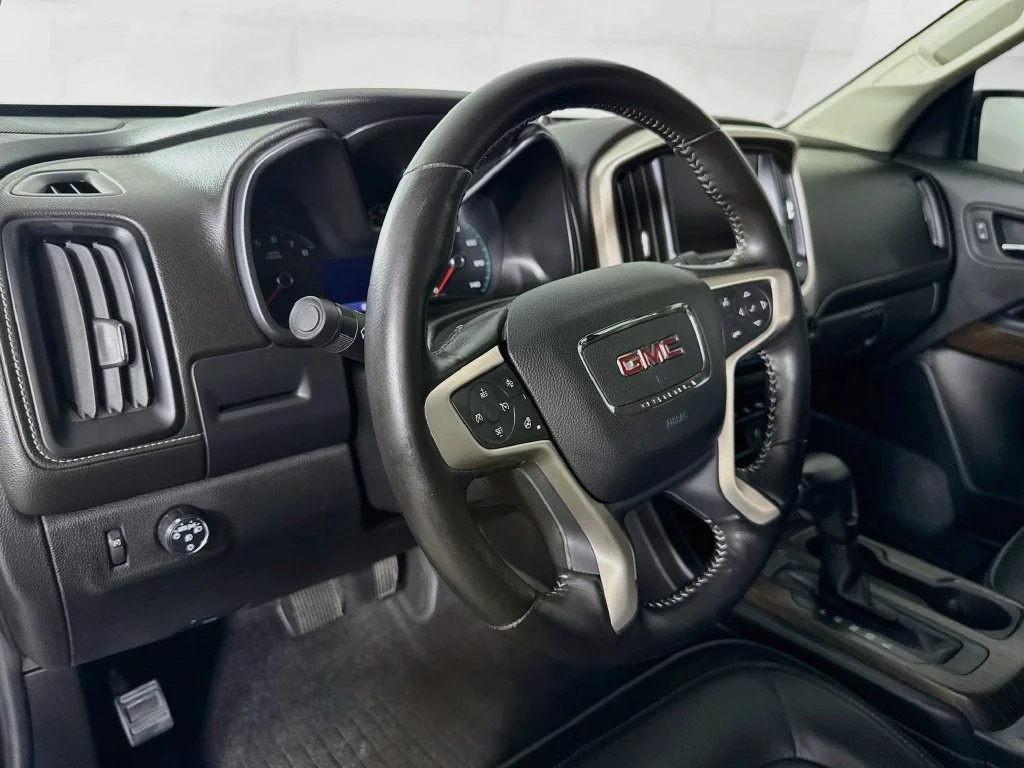 Used 2020 Gray GMC Denali image 9