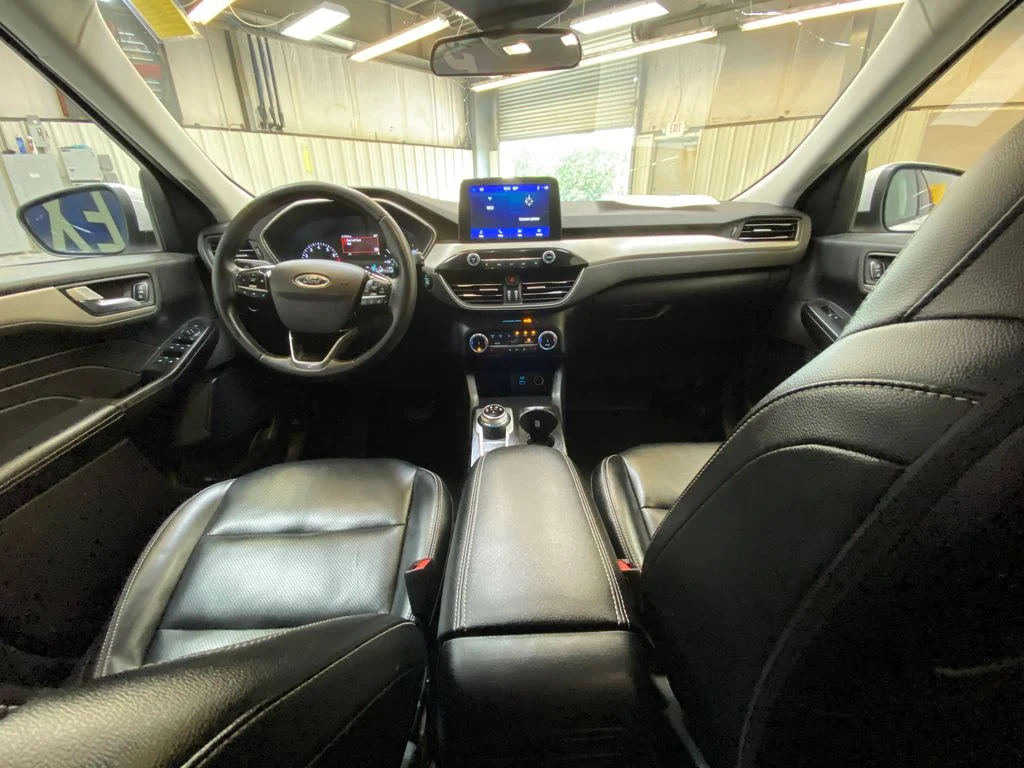 Used 2022 White Ford SEL image 19