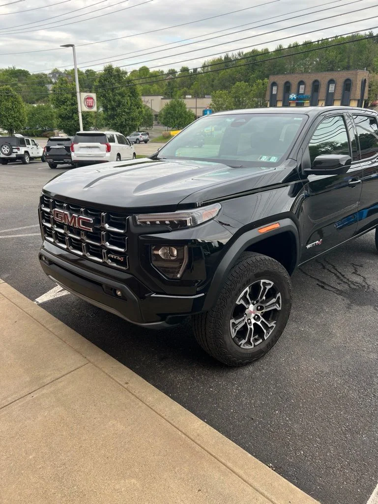2024 GMC Canyon 4WD AT4 Crew Cab Short Box's photo