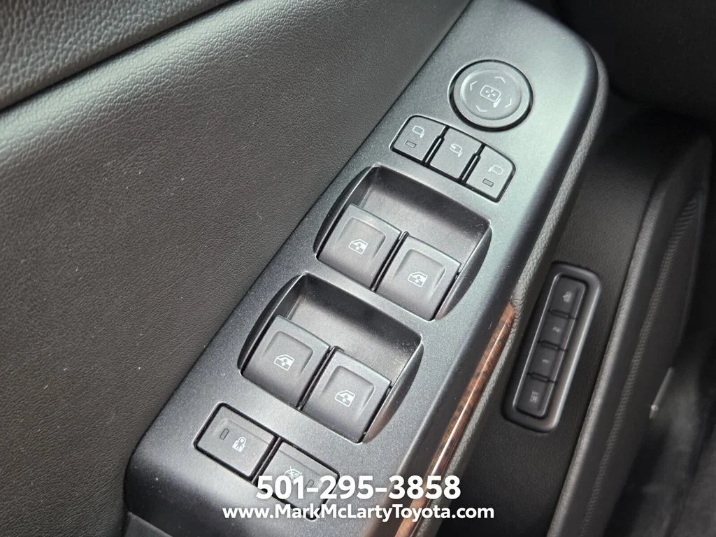 Used 2019 Silver GMC SLT image 32