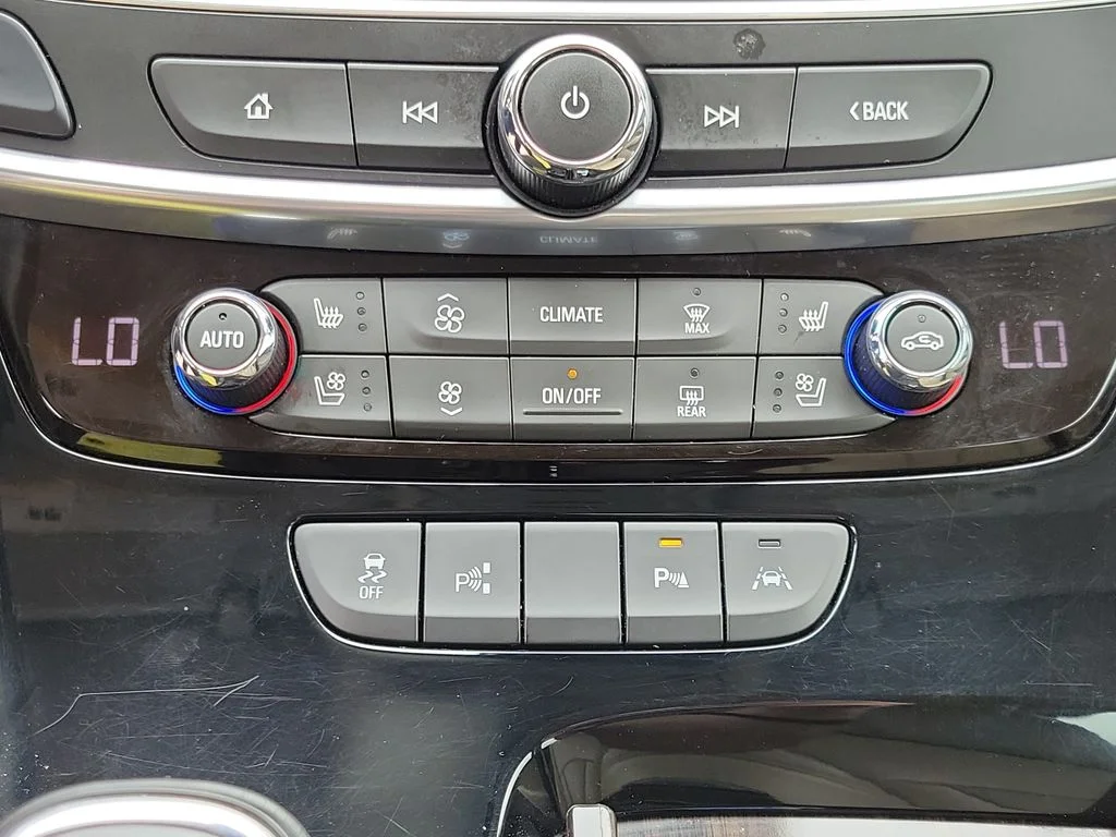 Used 2019 Silver Buick Premium I Group image 26