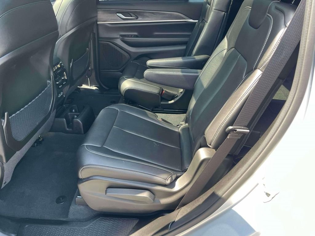 Used 2024 Silver Jeep Limited image 11