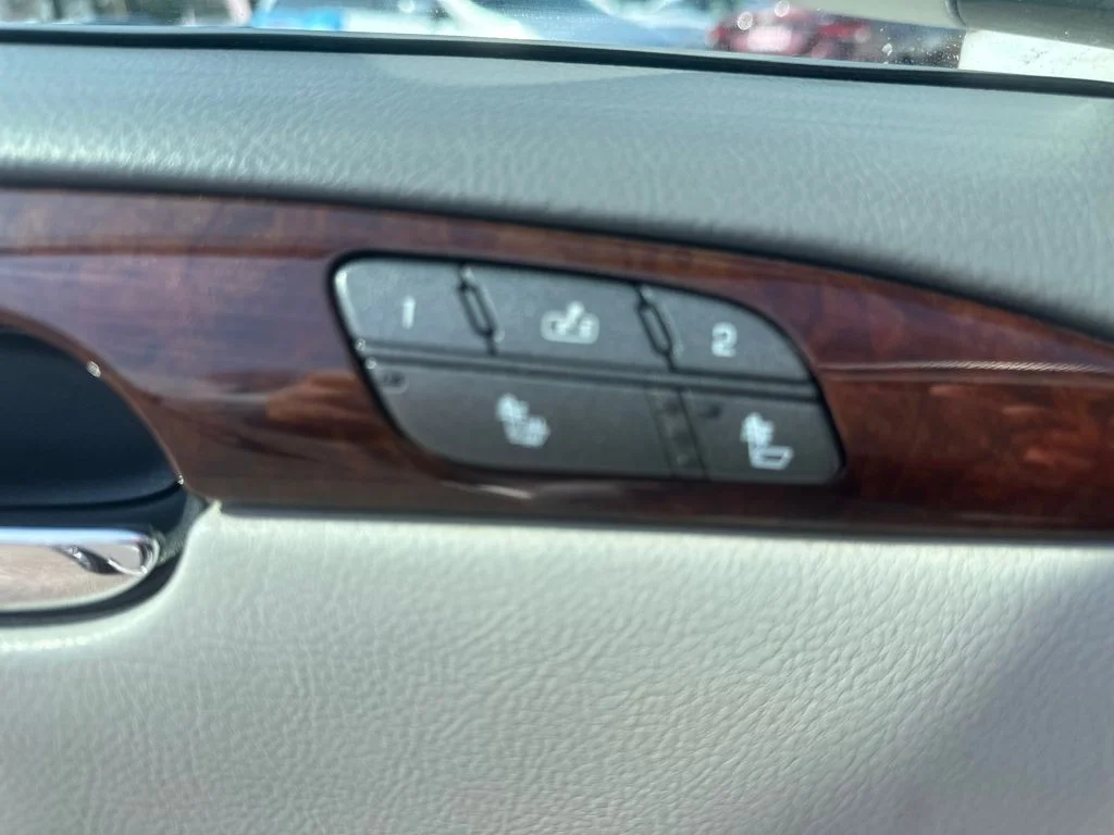 Used 2010 Silver Buick CXL Premium image 31