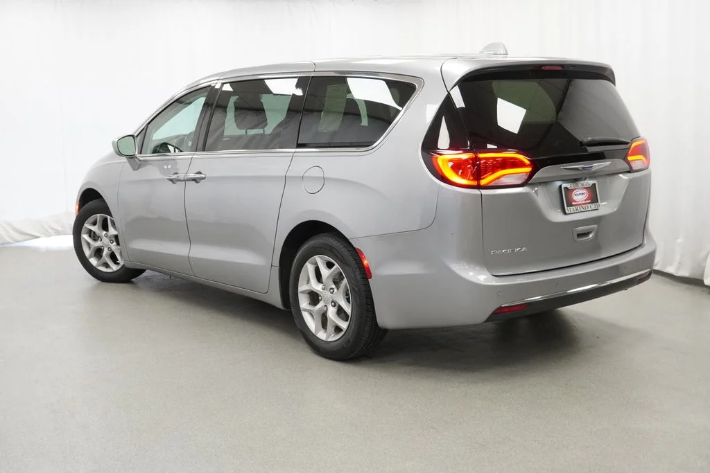 Used 2019 Silver Chrysler Touring Plus image 22