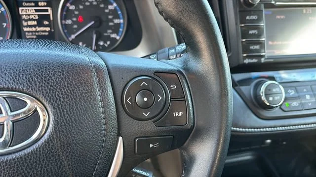 Used 2018 Gray Toyota XLE image 26