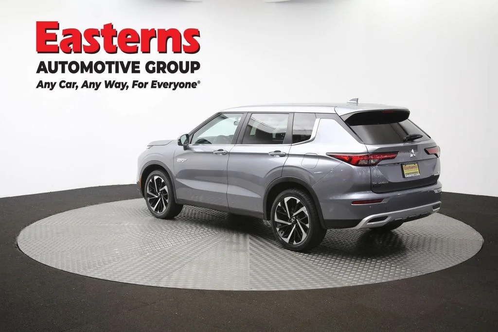 Used 2023 Silver Mitsubishi SE image 64