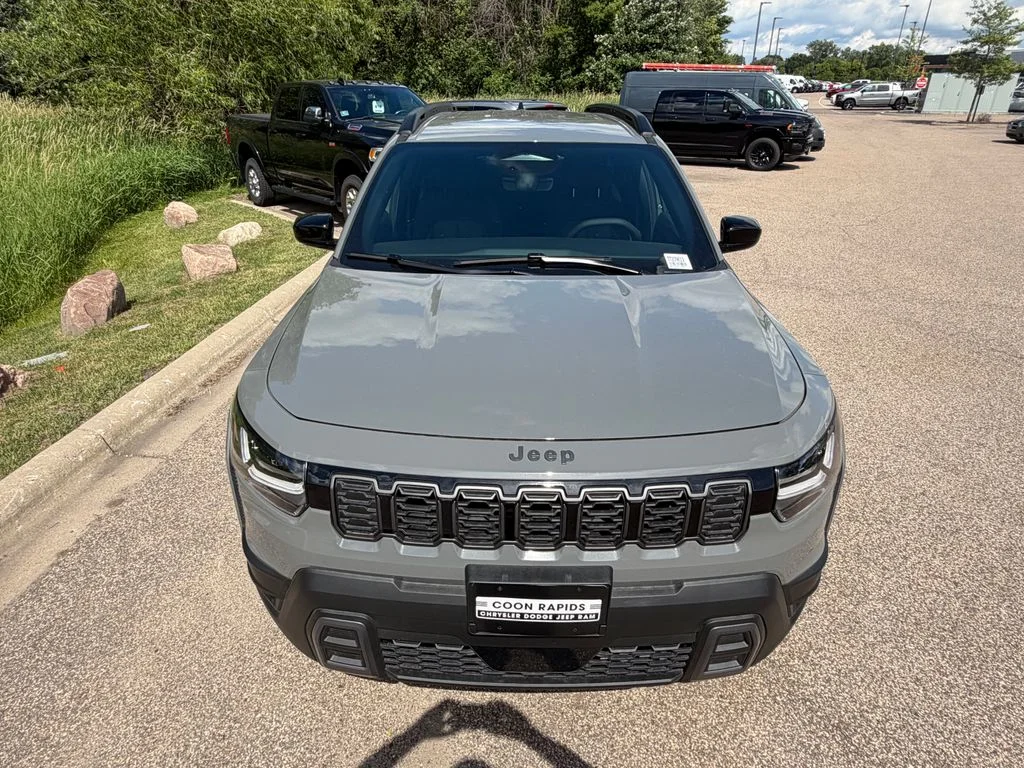 New 2026 Sting-Gray Clear-Coat Exterior Paint Jeep Laredo image 4