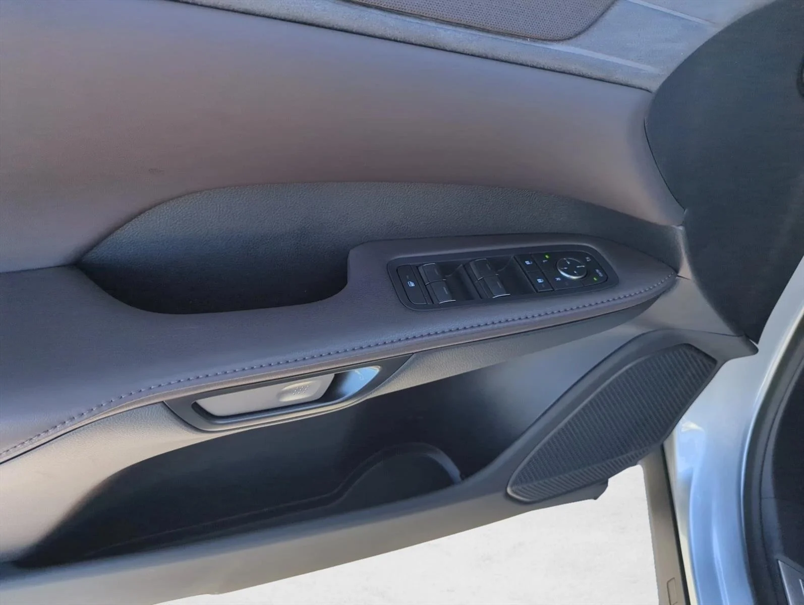 Used 2026 Iridium Lexus RX 350 Luxury image 23