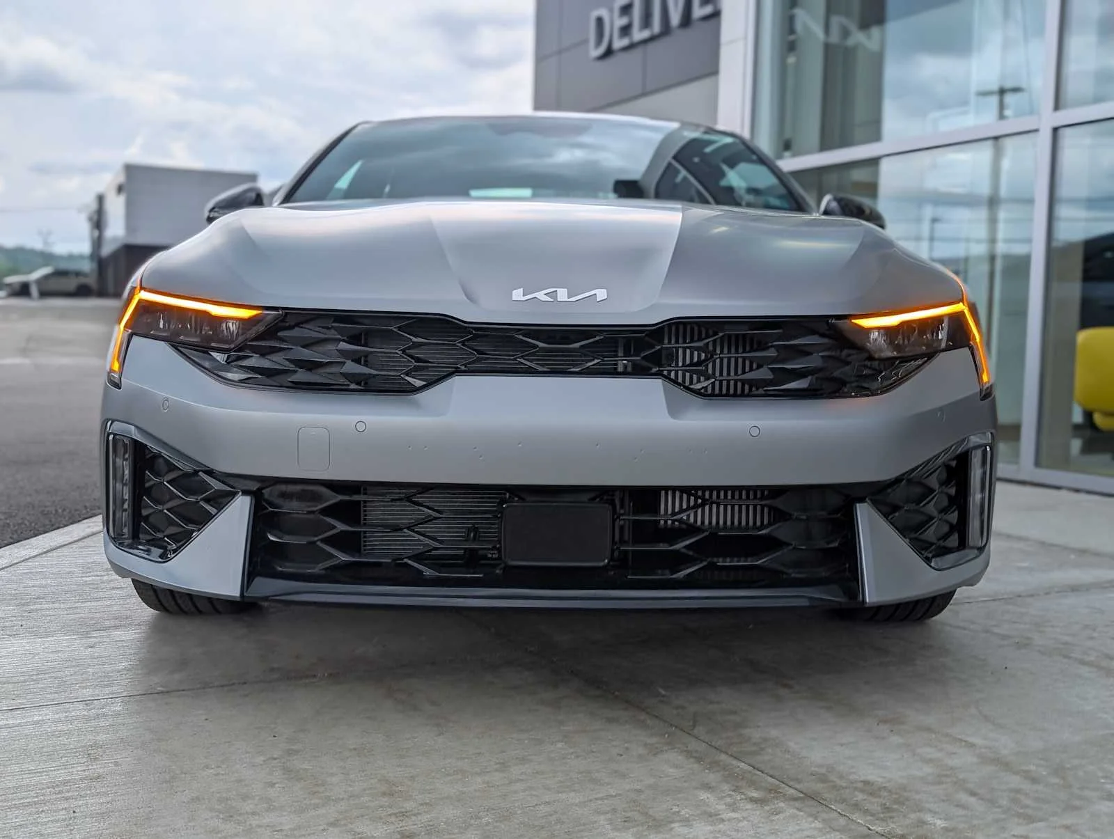 New 2026 Steel Matte Gray Kia GT image 2