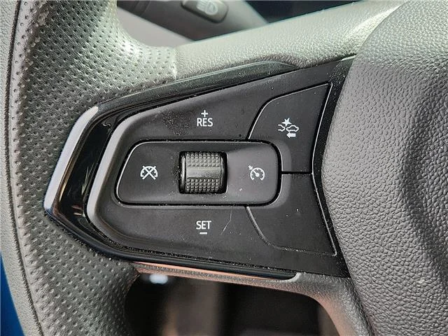 Used 2025 Blue Chevrolet LT Front-Wheel Drive image 15