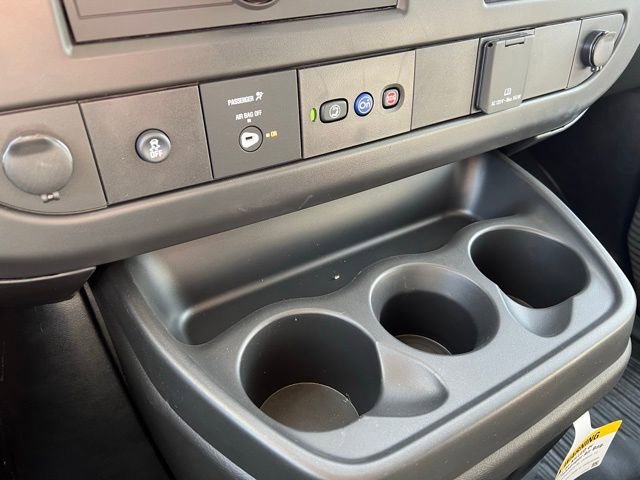 2025 Chevrolet Express Cargo Work Van - Photo 9