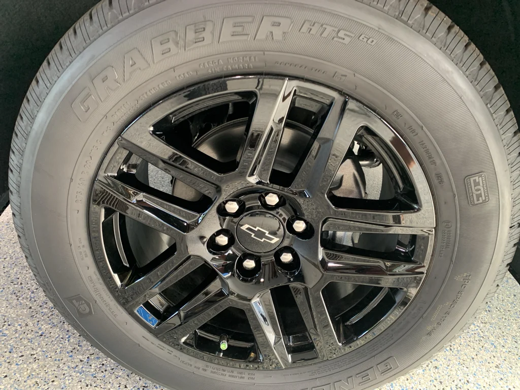 New 2026 Summit White Chevrolet RST image 27