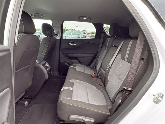 Used 2025 Summit White Chevrolet 2LT image 46