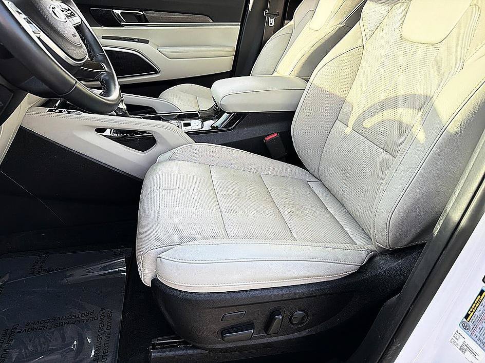 Used 2021 Glacial White Pearl Kia SX image 11