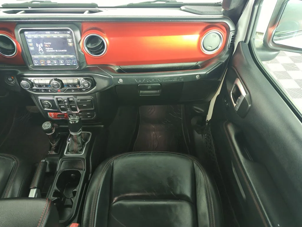 Used 2019 White Jeep Unlimited Rubicon image 15