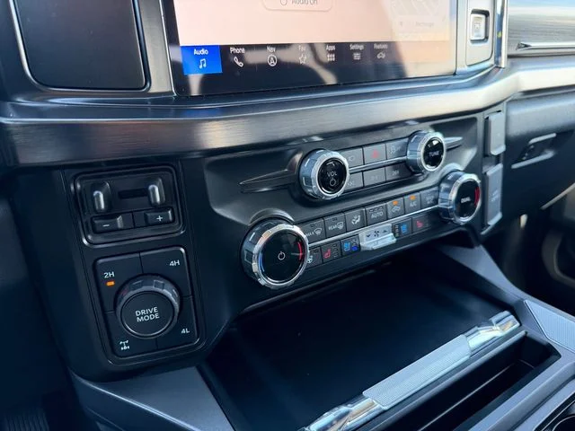 Certified Used 2025  Ford Lariat image 20