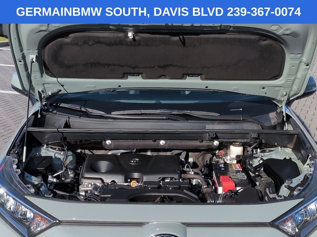 Used 2021 Lunar Toyota XLE Premium image 14
