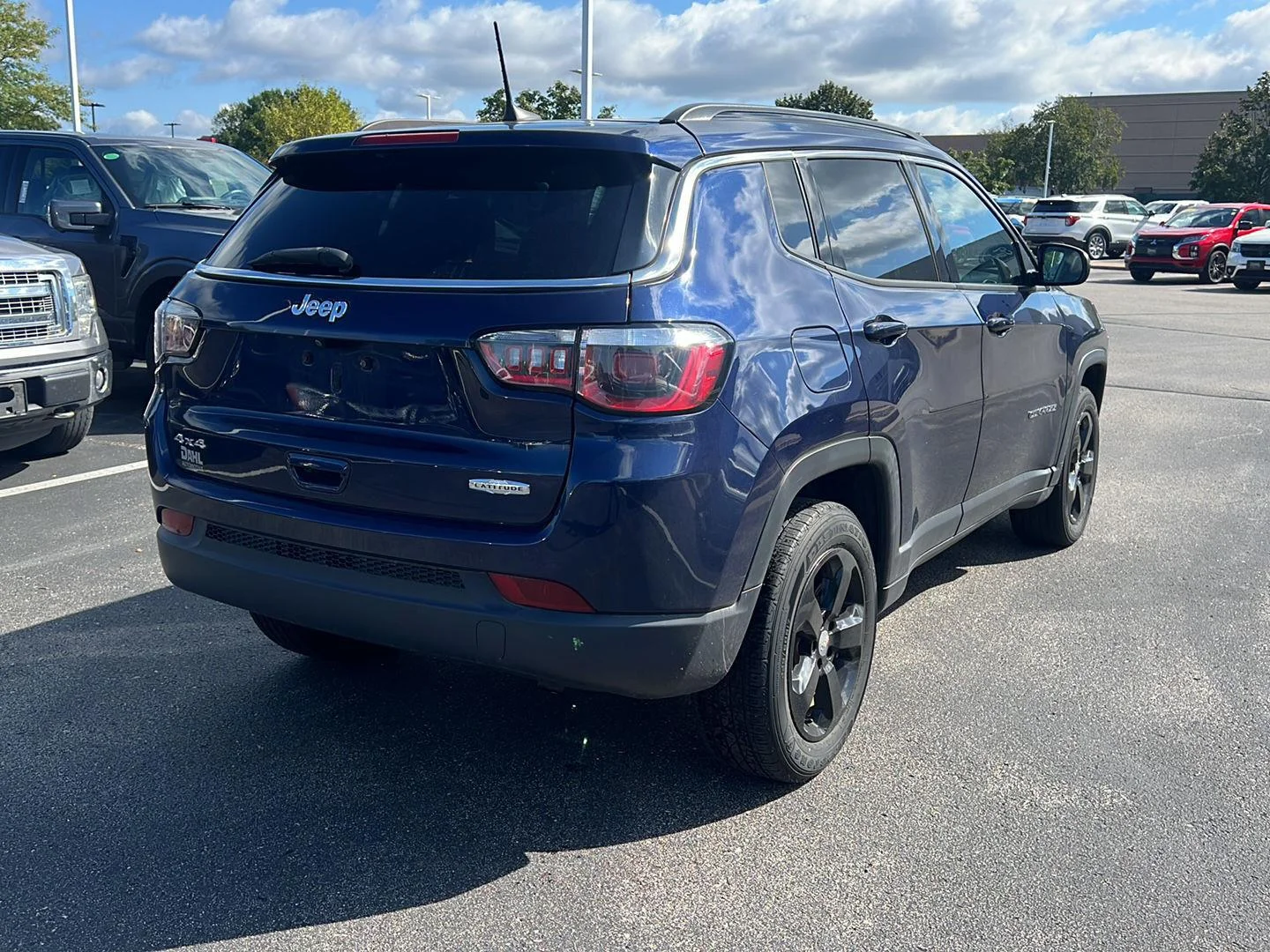 Used 2020 Jazz Blue Pearlcoat Jeep Latitude image 5