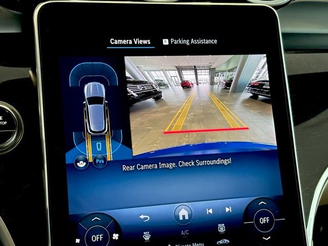 Used 2026 Blue Mercedes-Benz GLC 300 image 31