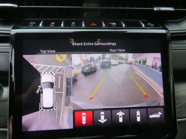 Used 2023 Baltic Gray Metallic Clearcoat Jeep  image 25