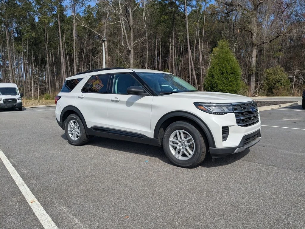 New 2026 Star White Metallic Tri-Coat Ford Active image 2