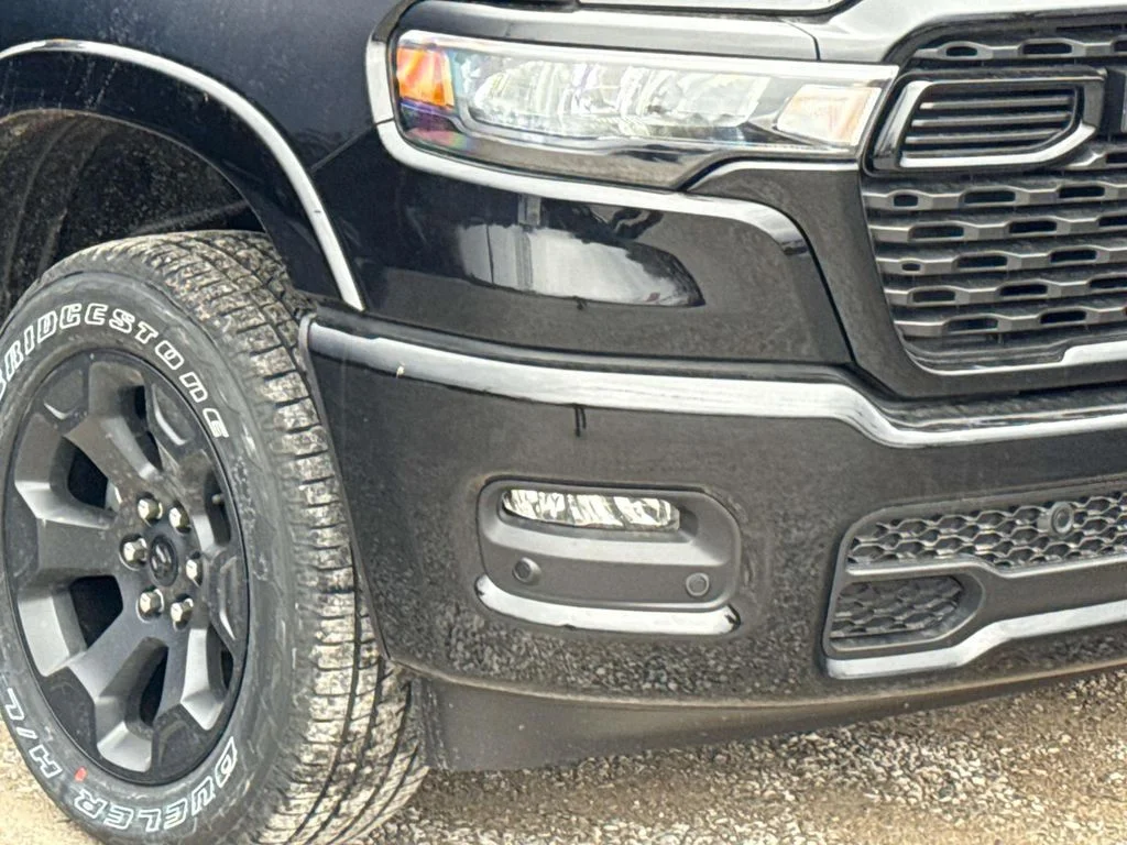 New 2026 Diamond Black Crystal Pearl-Coat Exterior Paint RAM Big Horn/Lone Star image 5