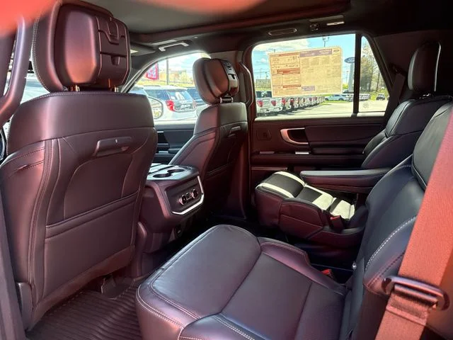 New 2026 Glacier Gray Metallic Tri-Coat Ford Platinum® image 10