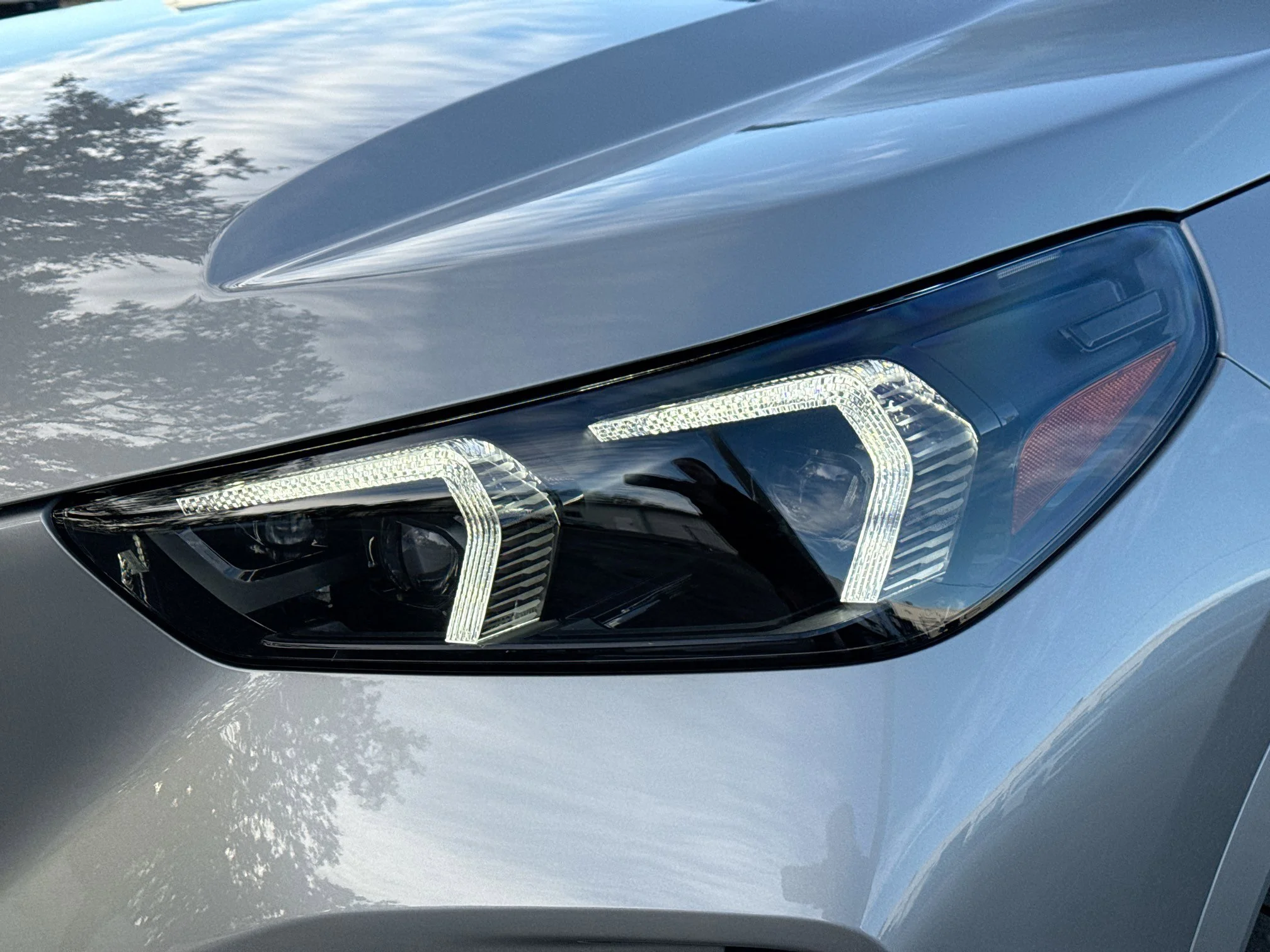 New 2026 Space Silver Metallic BMW xDrive28i image 9