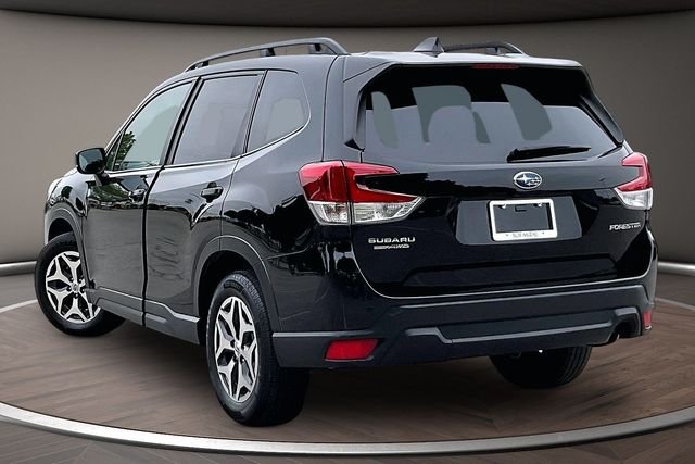 Used 2022 Black Subaru Premium image 11