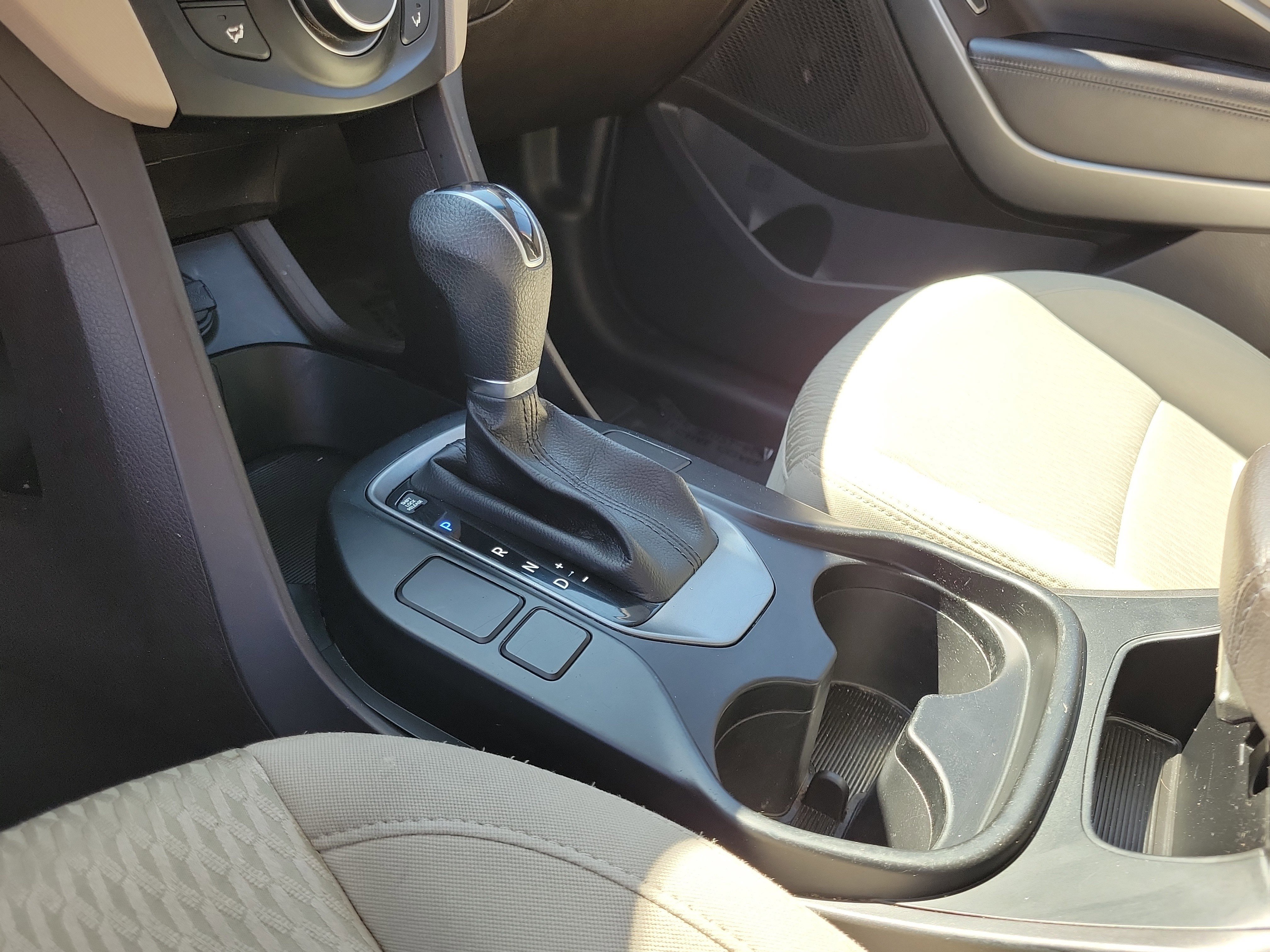 Used 2015 Canyon Copper Hyundai Base image 29
