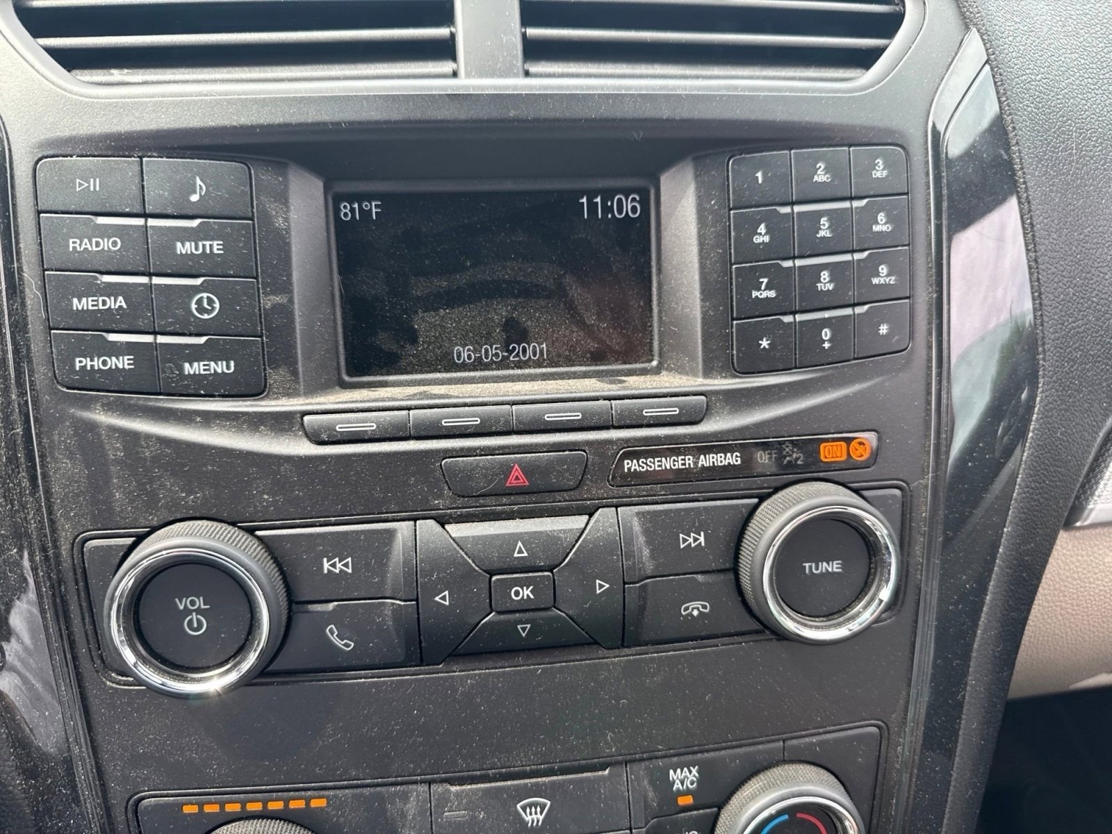 Used 2019 Black Metallic Ford Base image 3