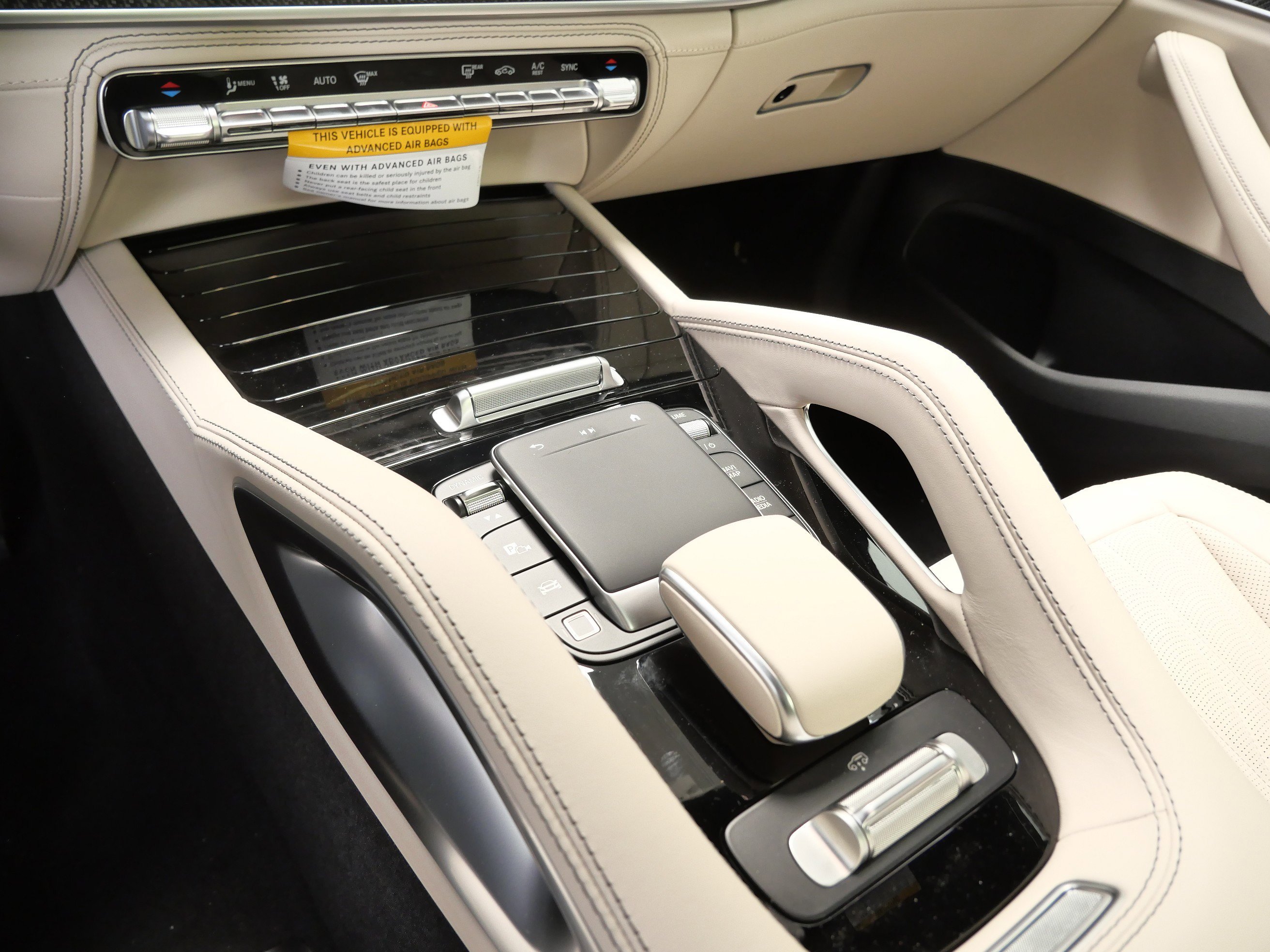 New 2026 MANUFAKTUR Moonlight White Metallic Mercedes-Benz AMG® GLE 63 S 4MATIC+ SUV image 13