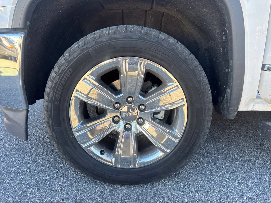 Certified Used 2018 White GMC SLT image 23