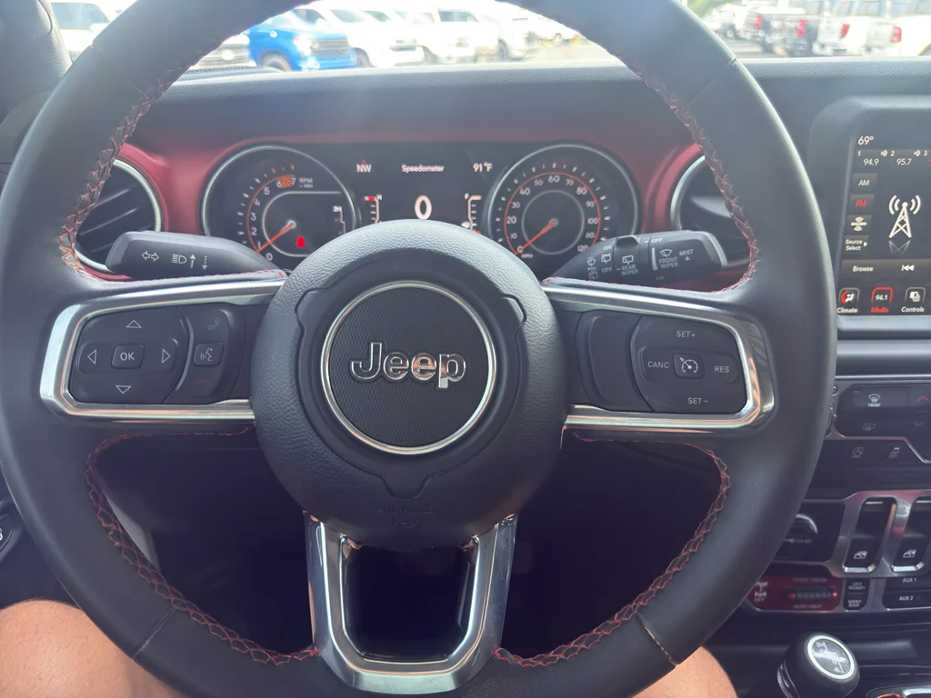 Used 2023 Bright White Clearcoat Jeep Rubicon image 18