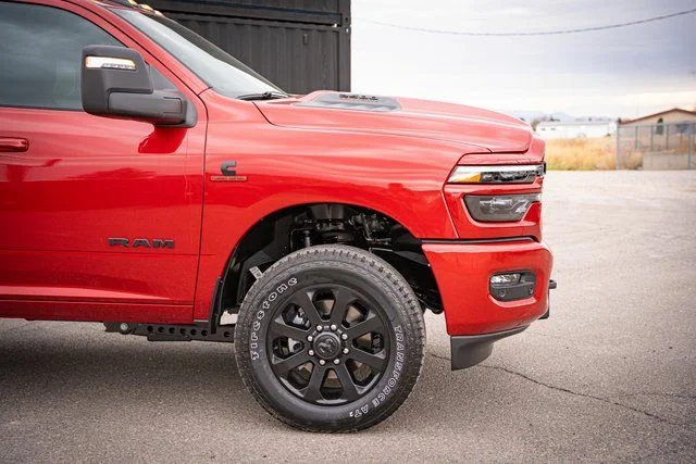 New 2026 Molten Red Pearl-Coat Exterior Paint RAM Laramie image 5