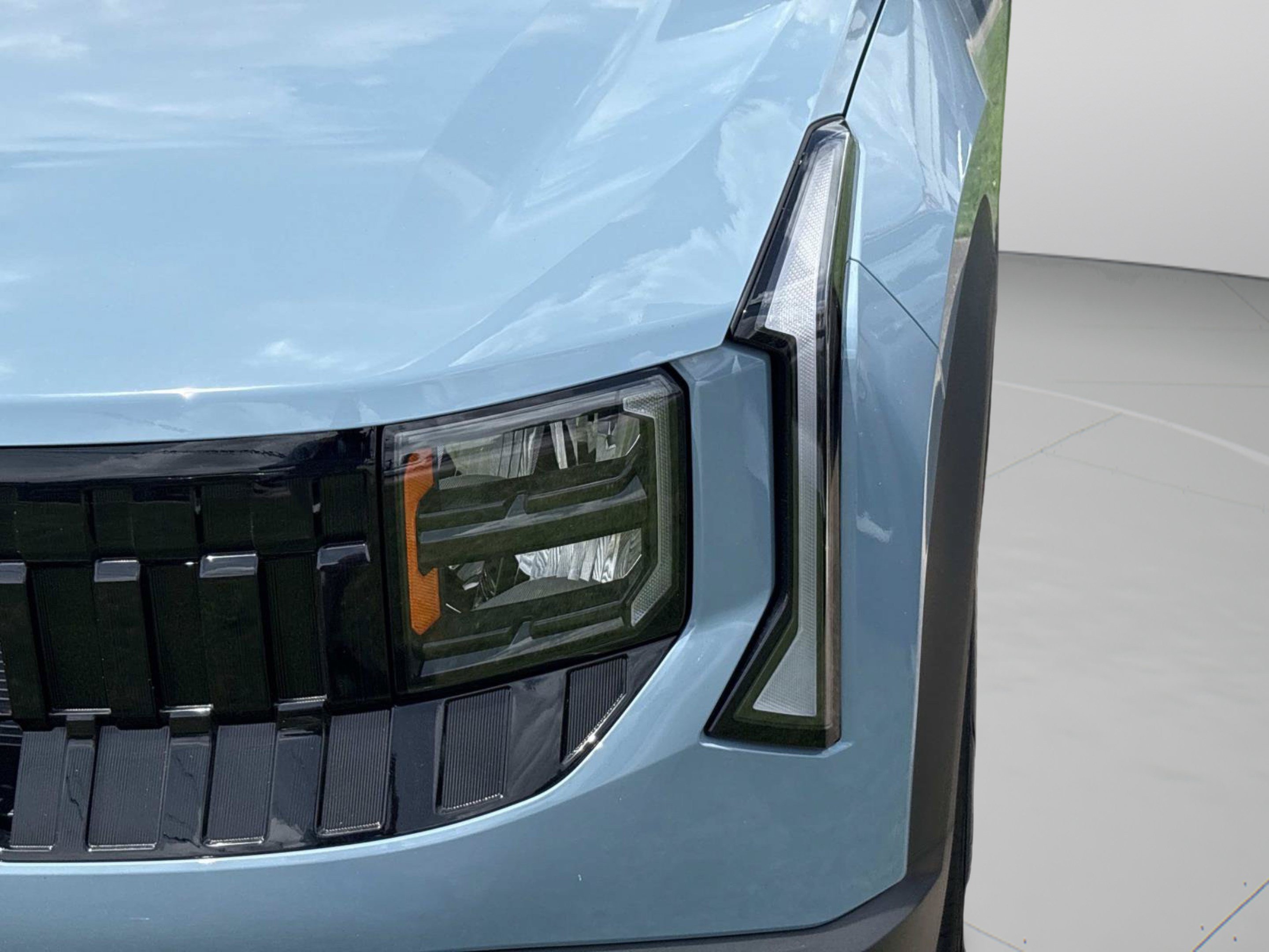 New 2027 Frost Blue / Black Roof Kia S image 32