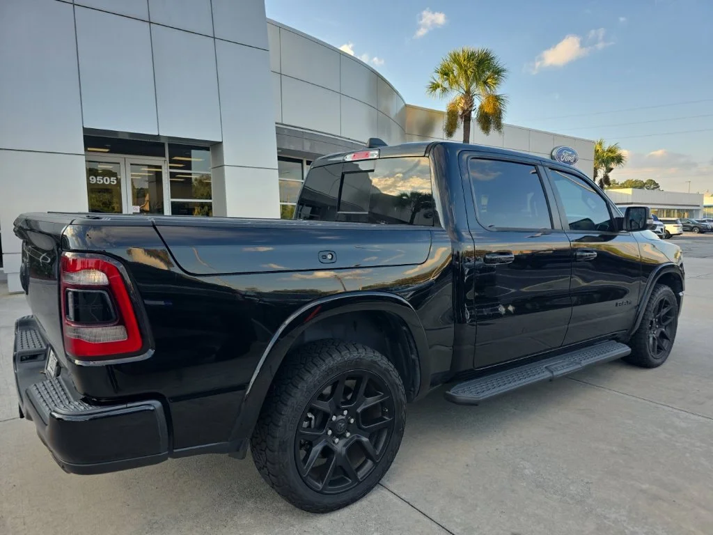 Used 2022 Diamond Black Ram Laramie image 9