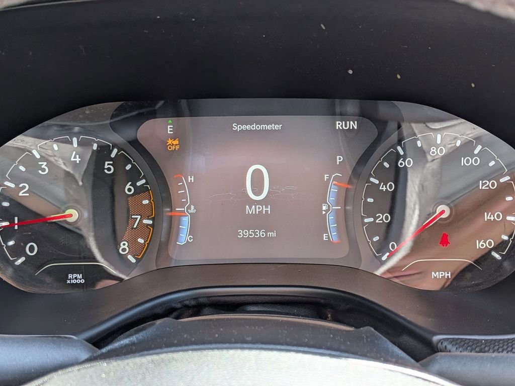 Used 2023 White Jeep Latitude image 15