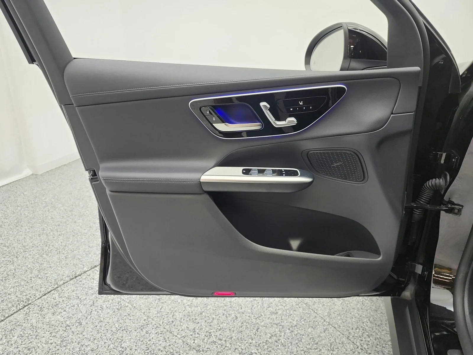 Used 2023 Black Mercedes-Benz GLC 300 SUV image 12