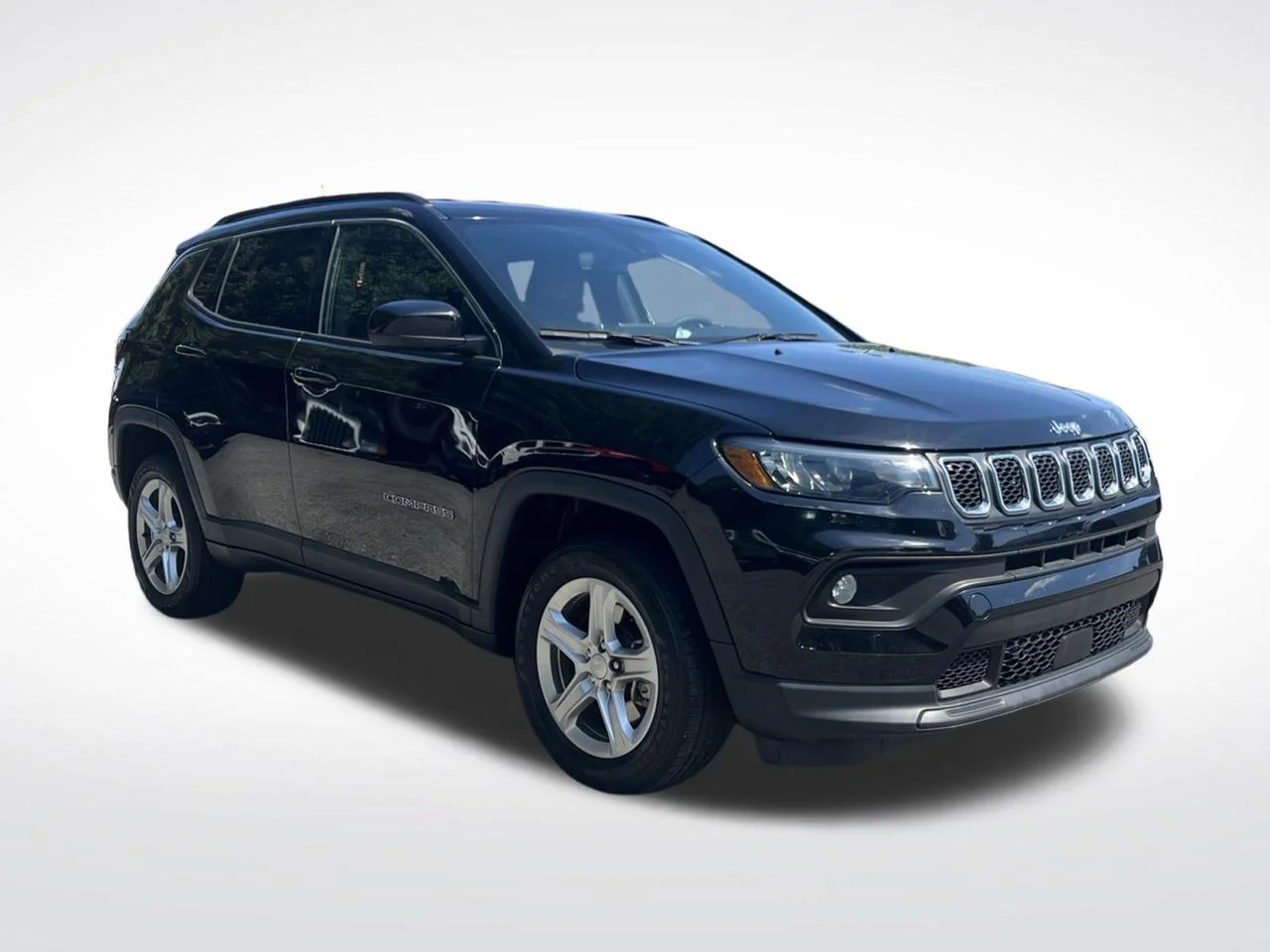 Used 2023 Black Jeep Latitude image 7