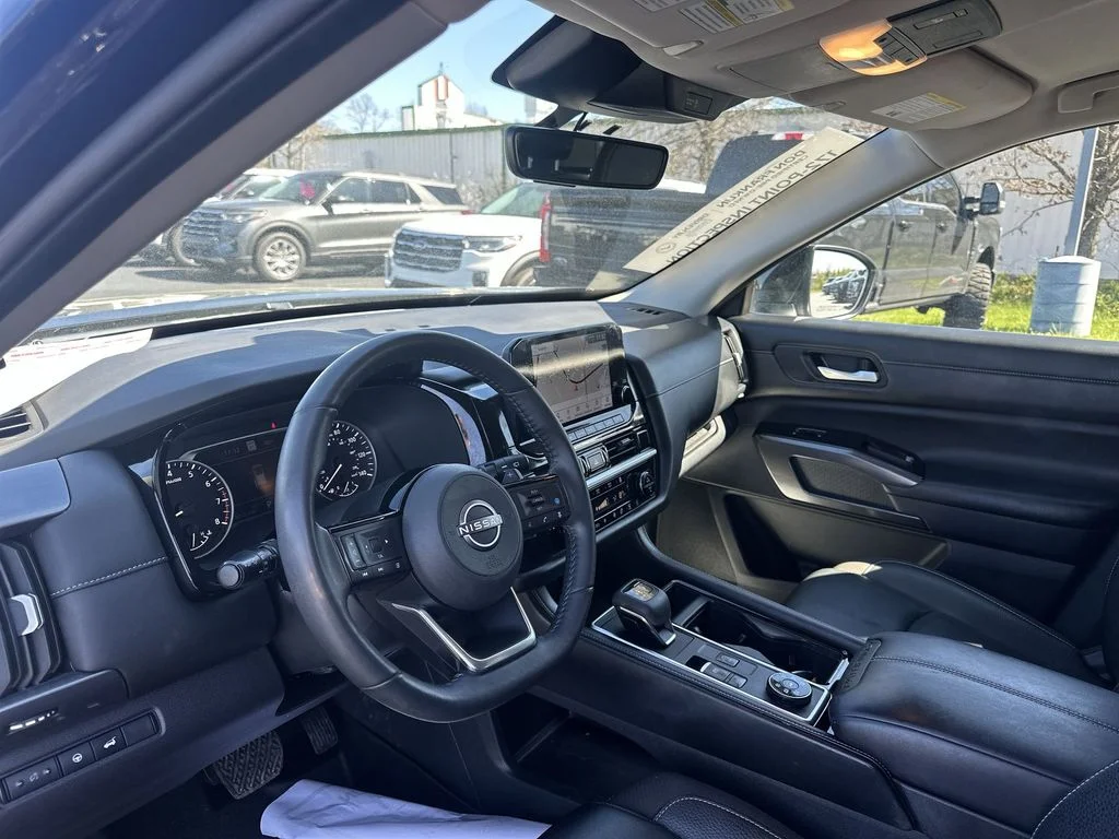 Used 2023 Black Nissan SL image 10