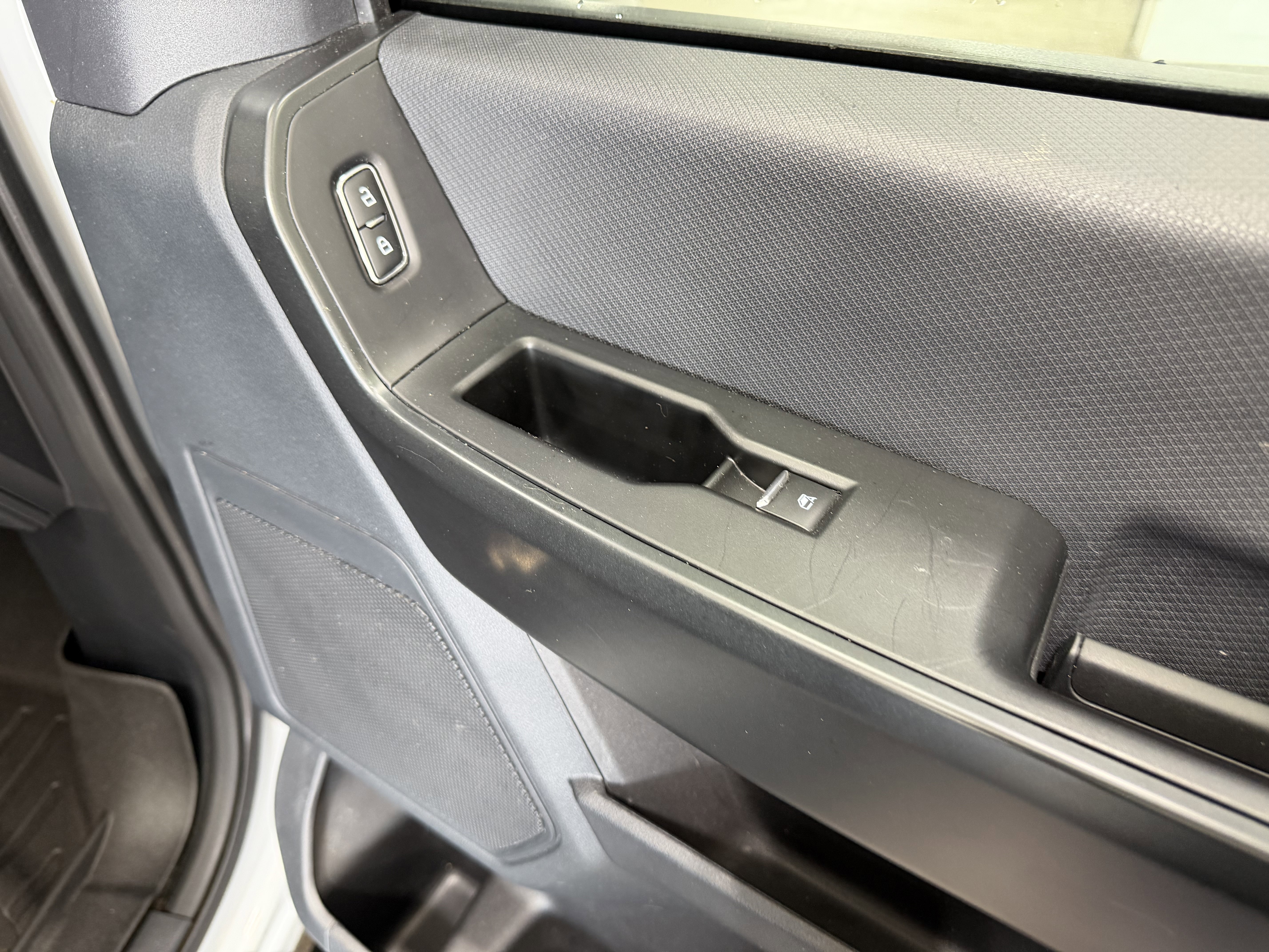 Used 2022 White Metallic Ford XL image 25