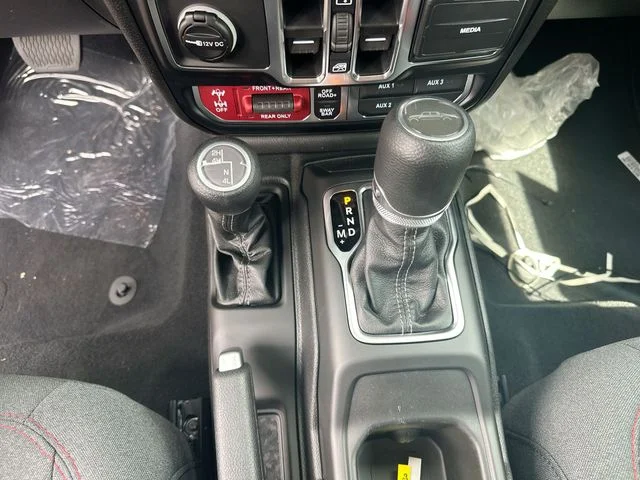 New 2026 Goldilocks Exterior Paint Jeep Rubicon image 21