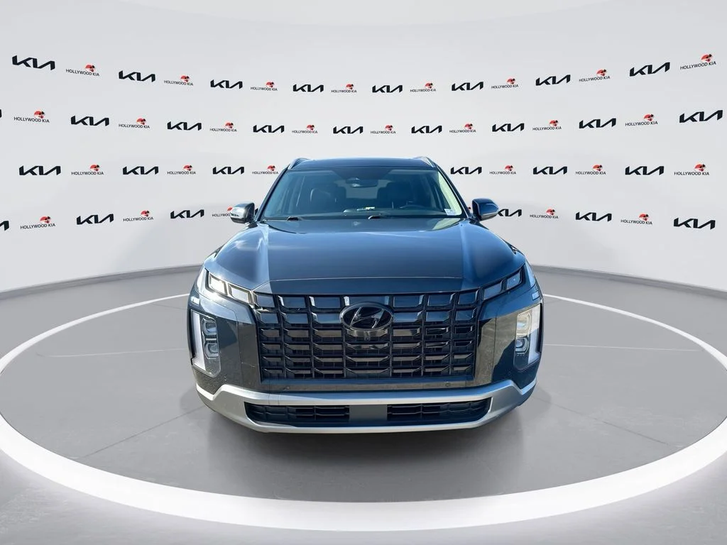 Used 2025 White Hyundai SEL Premium image 3