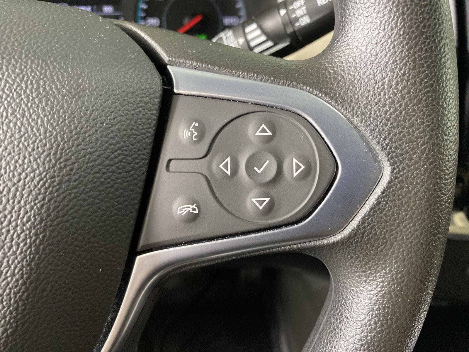 Used 2023 Wh Chevrolet  image 14