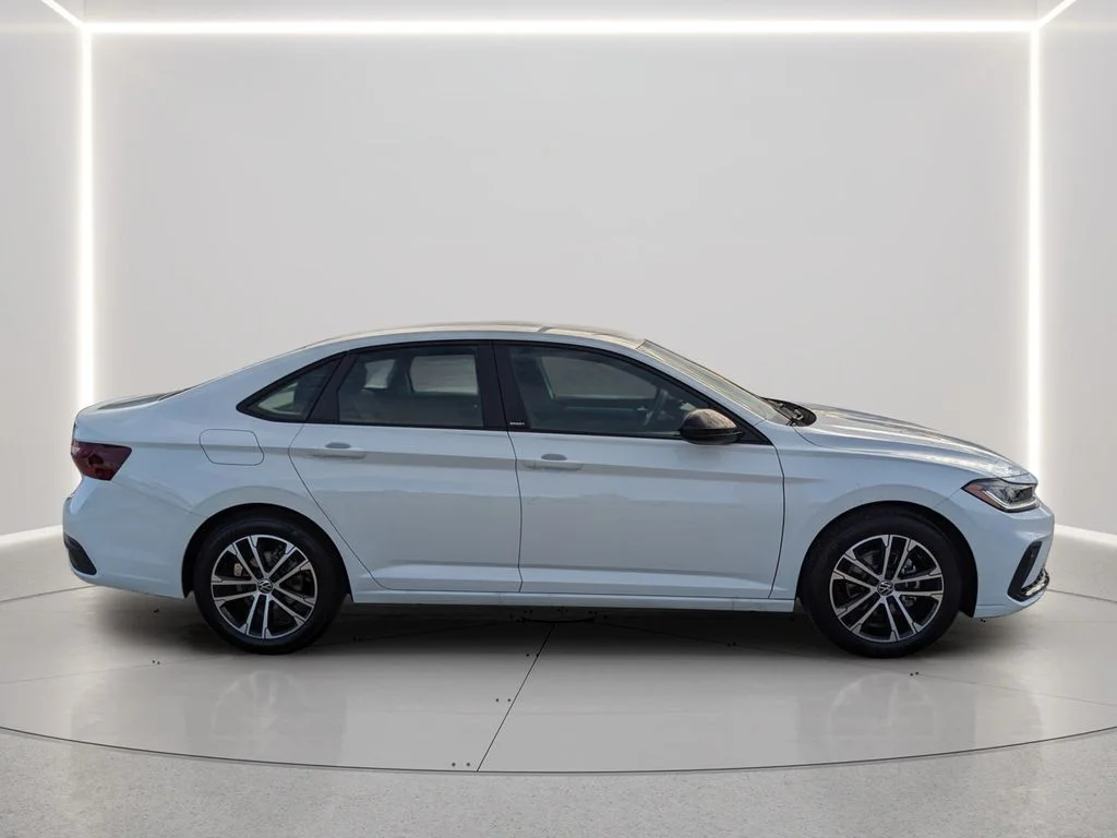 New 2026 White Volkswagen 1.5T Sport image 10