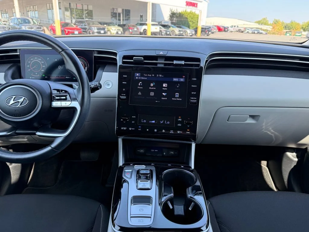 Used 2022 Shimmering Silver Hyundai SEL Convenience image 24