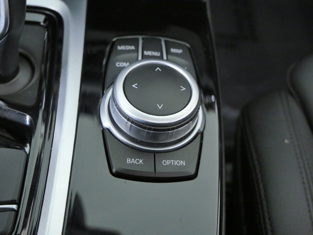 Used 2021 Dark Graphite Metallic BMW xDrive30i image 43